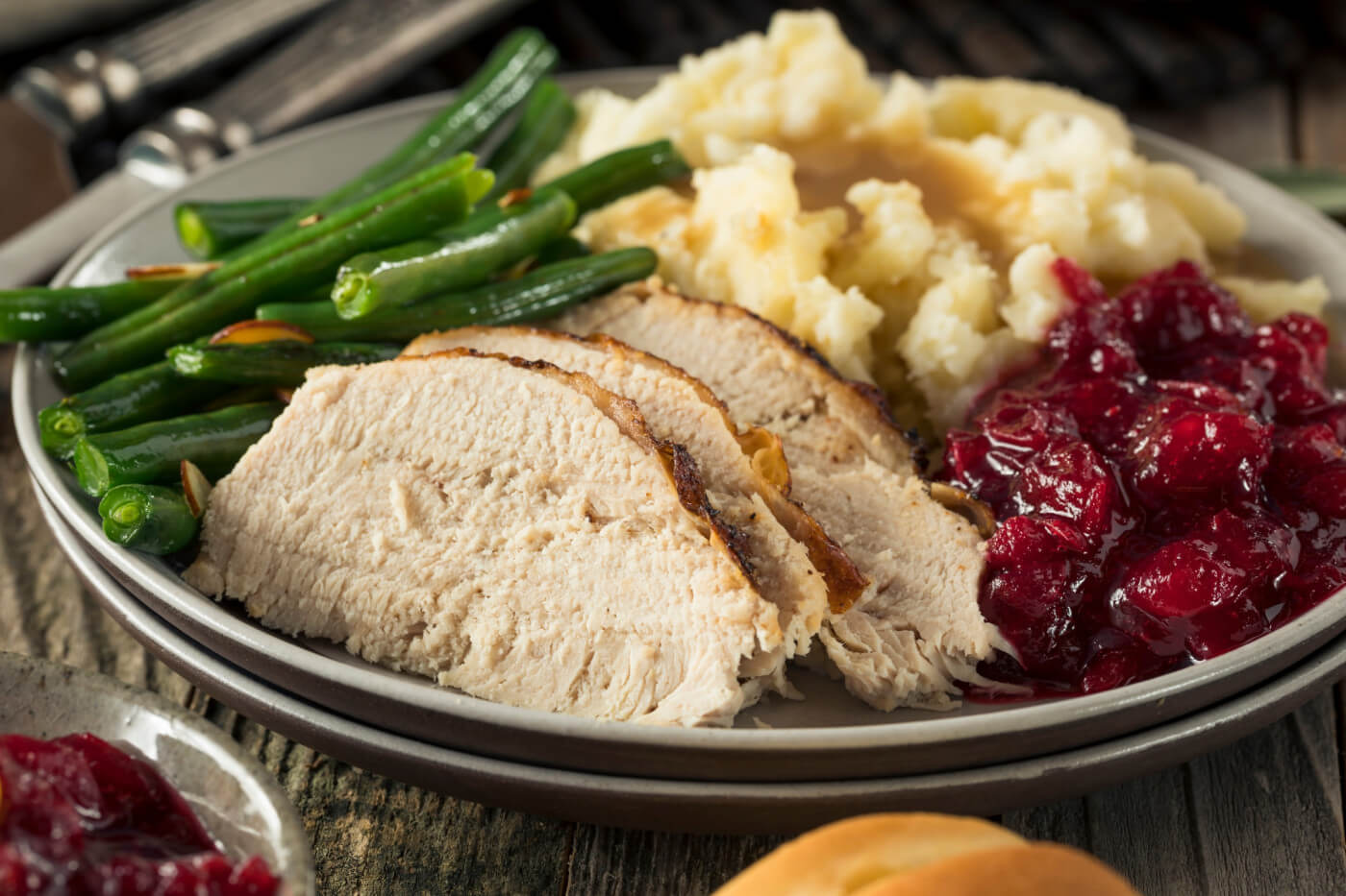 Plate of Thanksgiving food | Healthy Eating after Bariatric Surgery