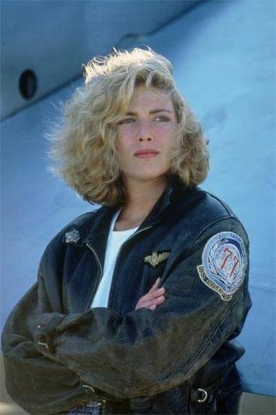 80s fashion - Kelly-McGillis wears a leather bomber jacket in Top Gun by Tony Scott, 1986