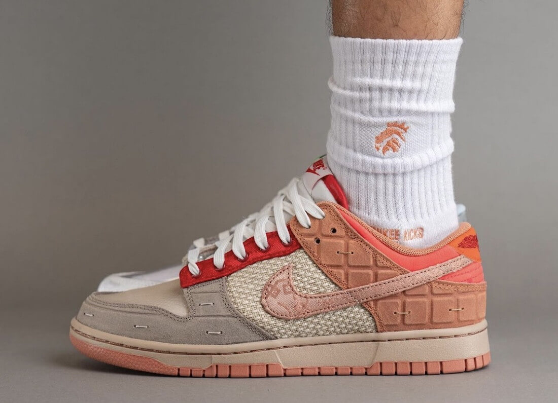 Nike Dunk Low X "What The Clot"