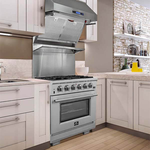Forno range and range hood in a kitchen.