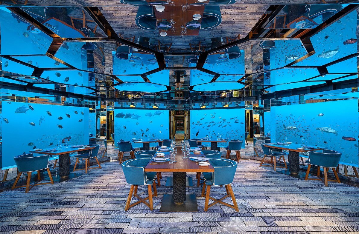 Underwater sea Restaurant Anantara Kinavah