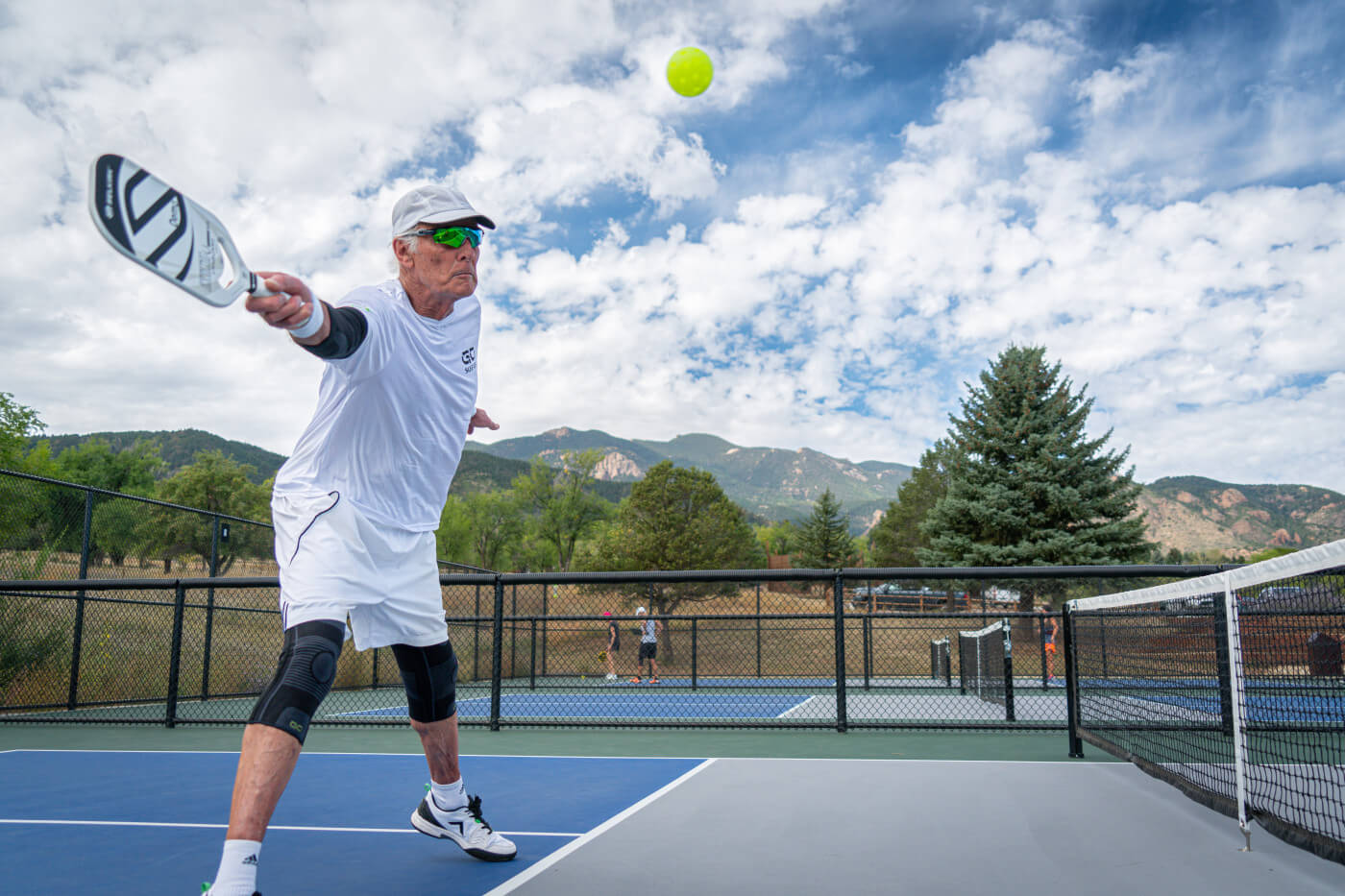 Former NFL Player Rick Barry, competing in his new favorite sport, Pickleball with his GO Sleeves knee sleeves