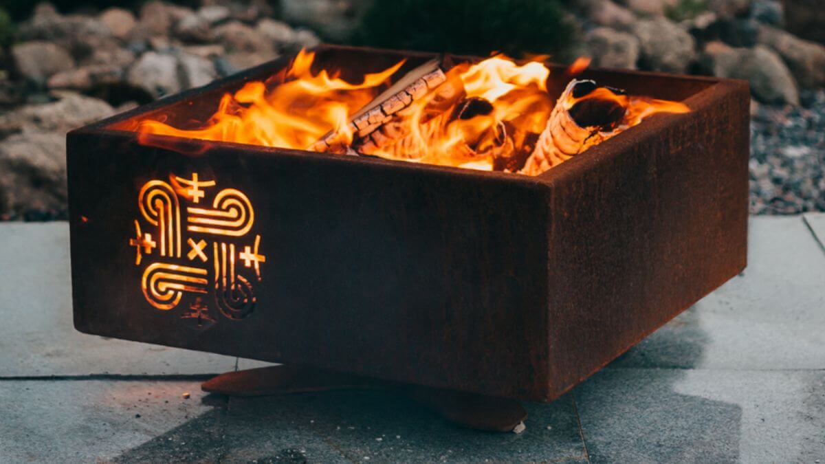 Piazza Corten Steel Fire Pit with Flames