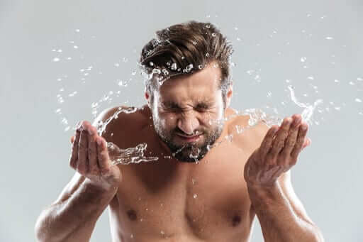 Man washing his beard | Boost beard growth