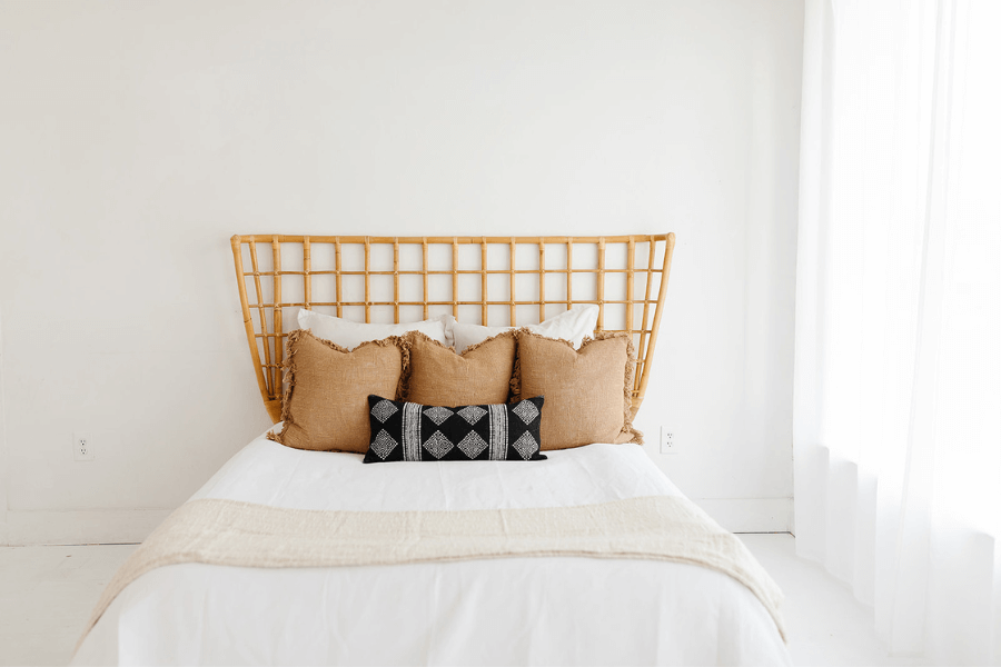 How to Arrange Throw Pillows on a Queen Size Bed — Homzie Designs
