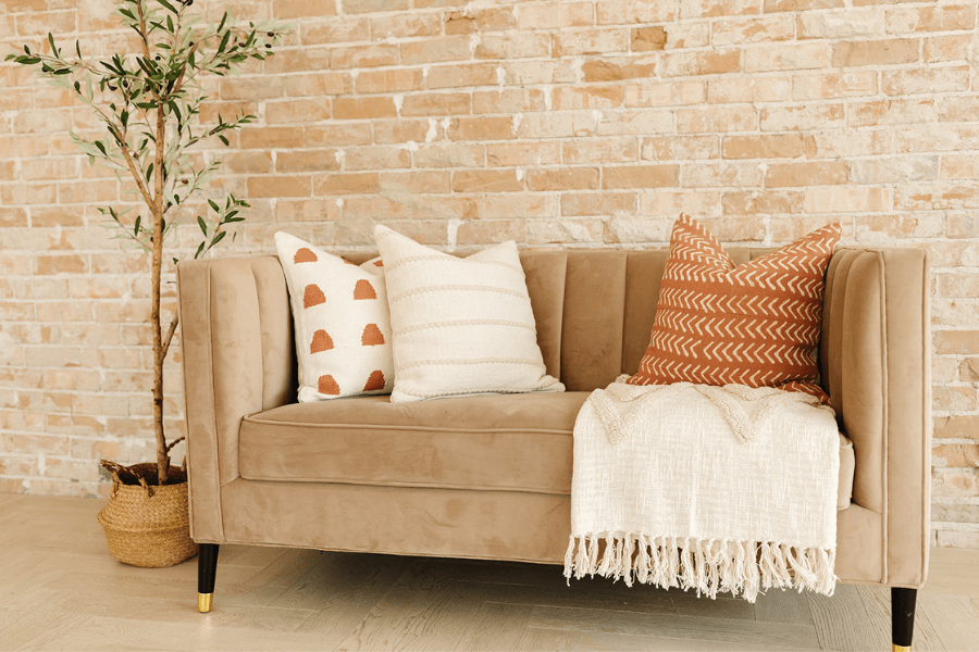 The 2:2:1 Throw Pillow Rule Will Change the Way You Style Your Couch