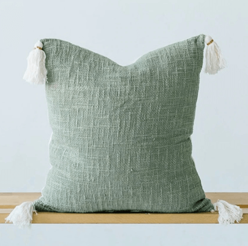 https://app.dropinblog.com/uploaded/blogs/34244401/files/throw_pillows_for_king_bed.png