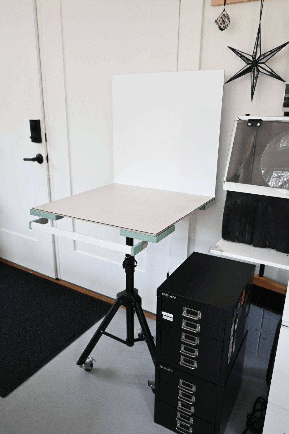 Replica Surfaces Studio used to photograph jewelry.