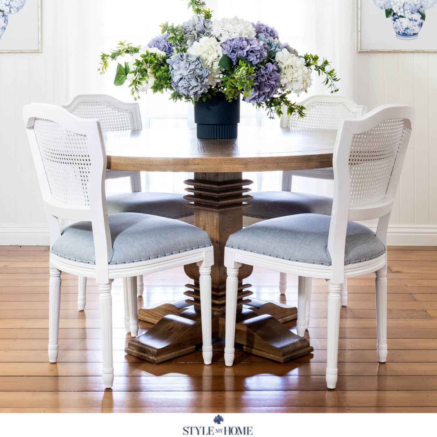 hamptons round dining table