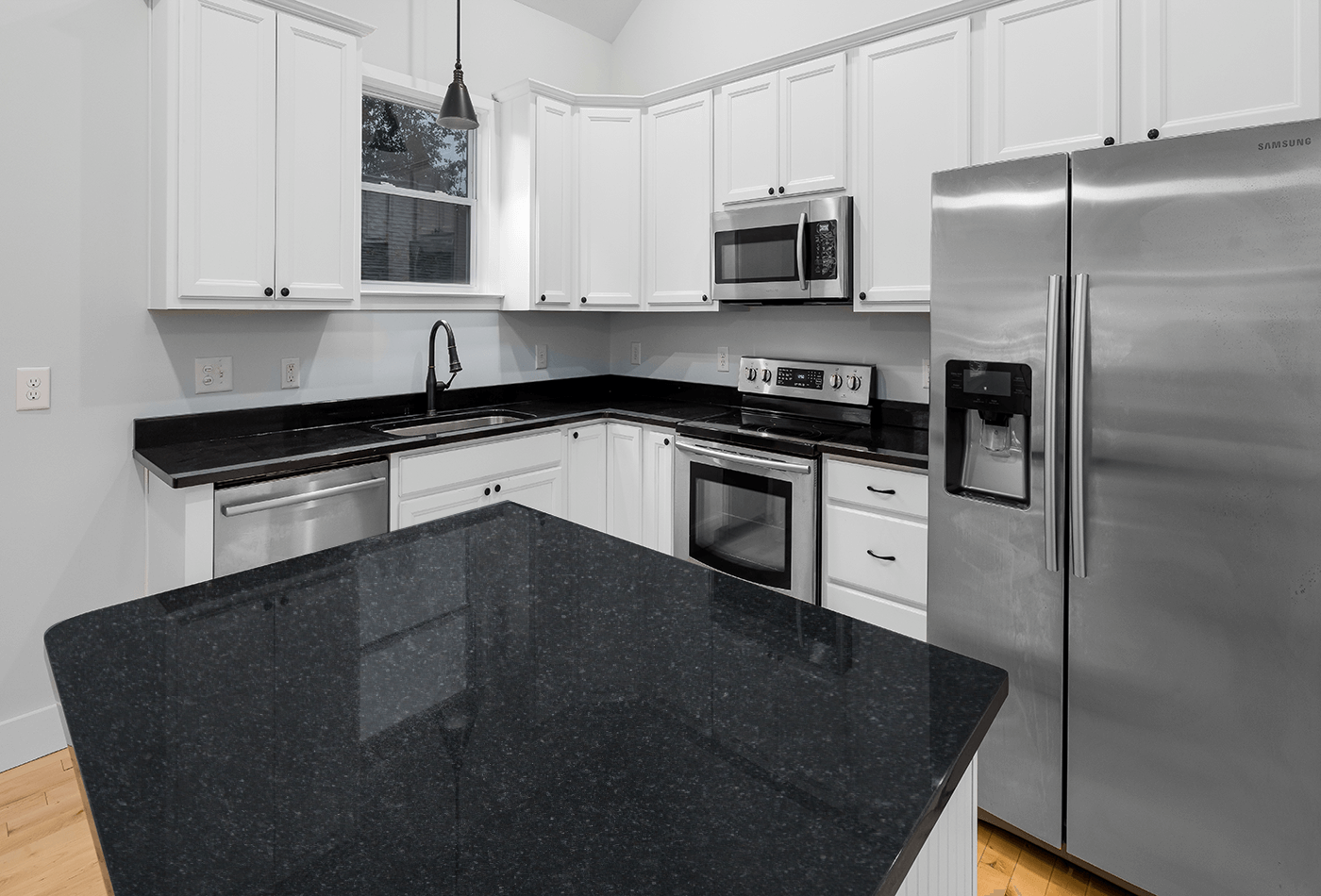 Black Counter Benefits for the kitchen