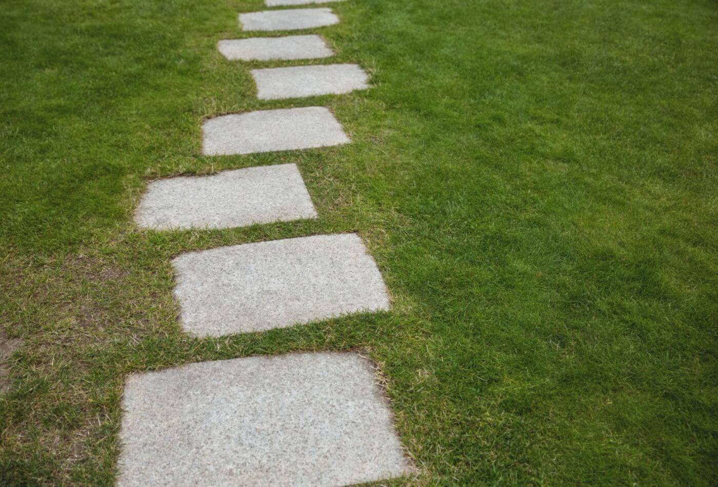 Laying the Slabs Directly Onto the Grass: is This Right or Wrong?