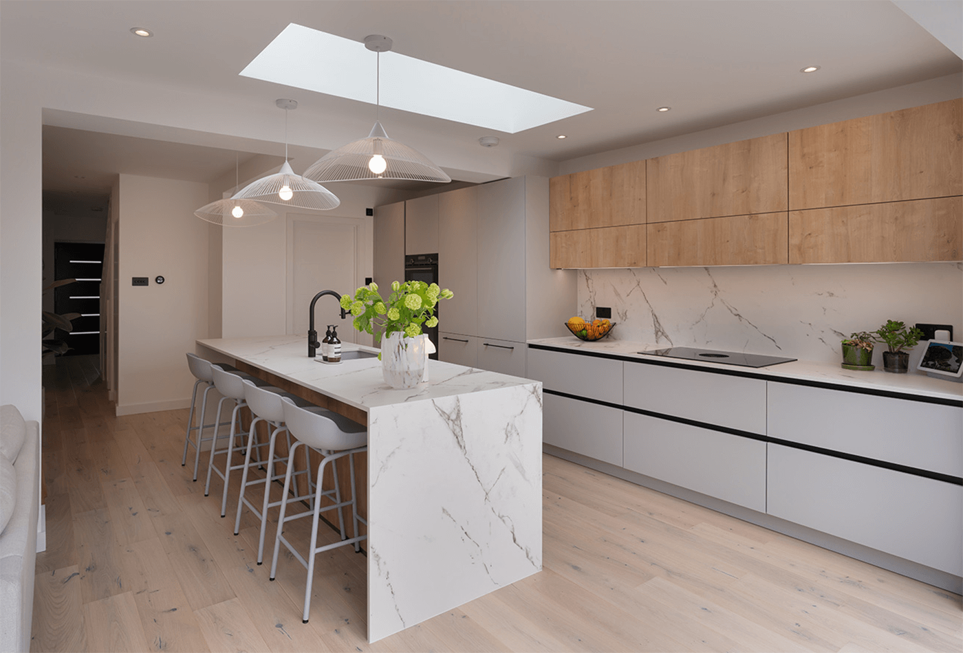 Let's see the benefits of having White Dekton Stone at Home