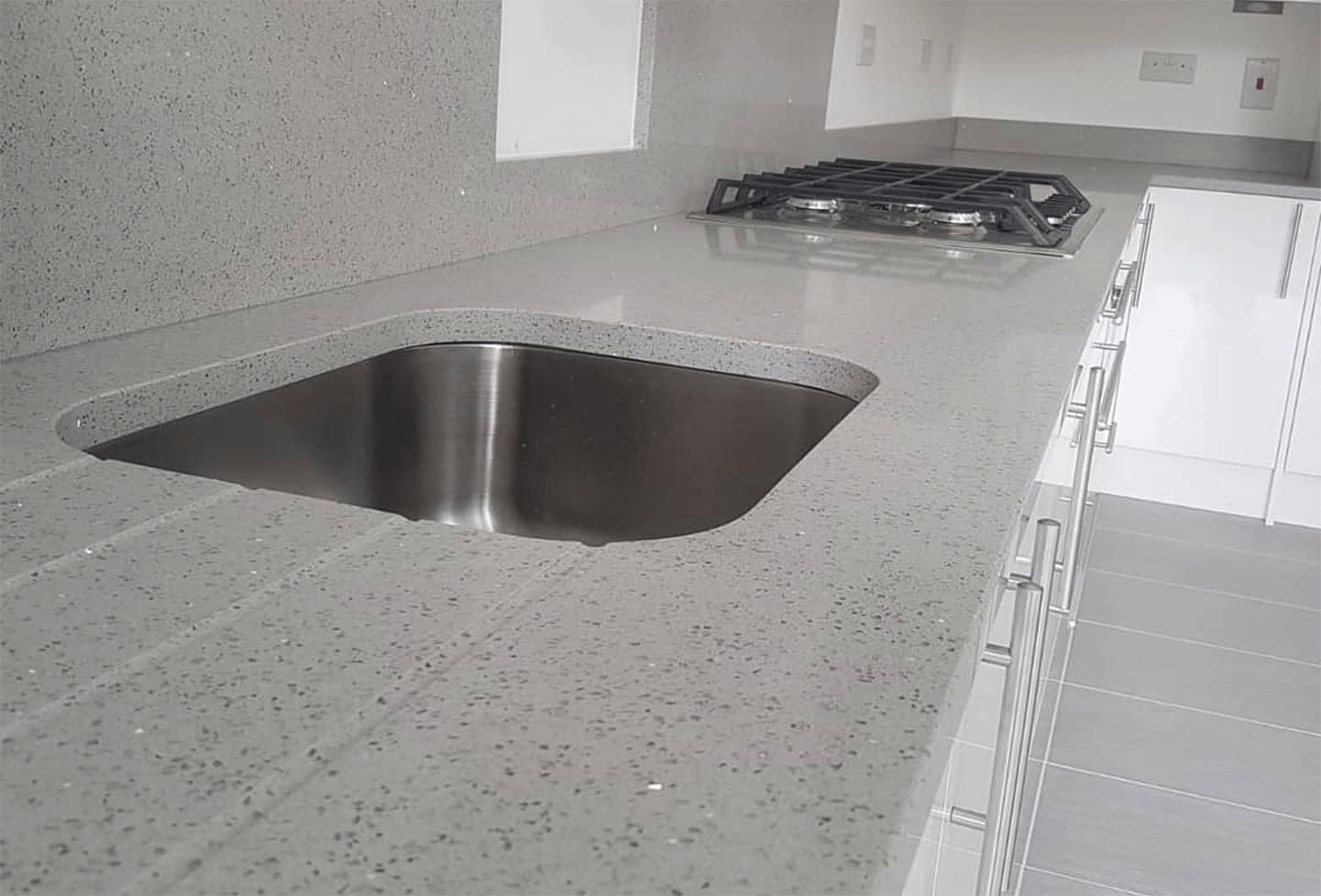 Light Grey Mirror Quartz Surface