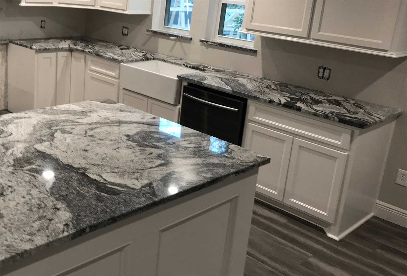 Maintenance of White Counter top