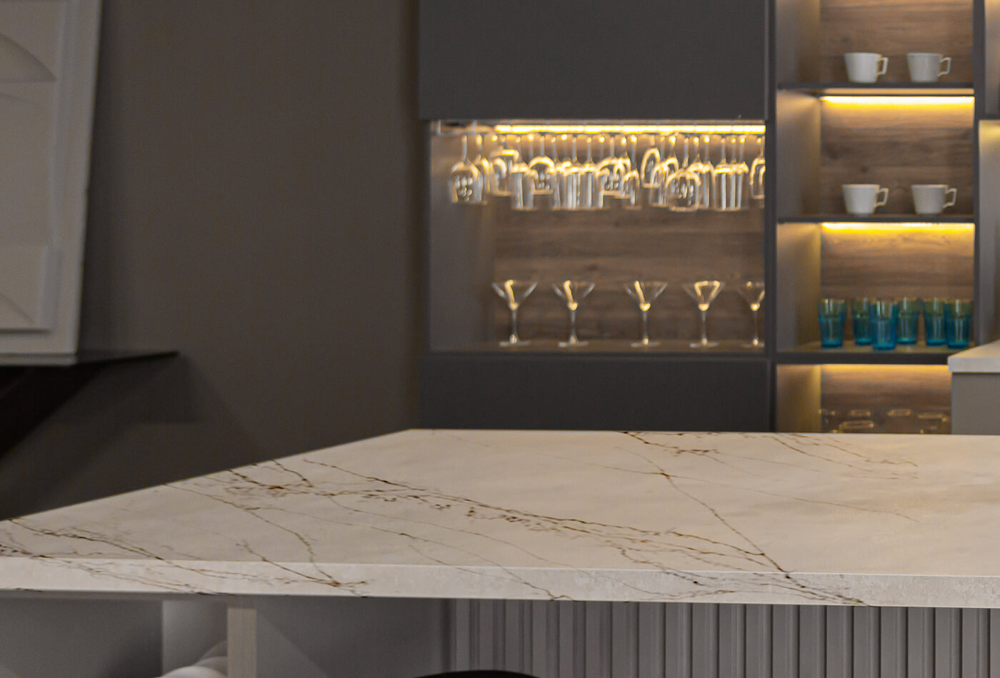 Marble-Look Quartz Finish After Installation For Your Bar Tops