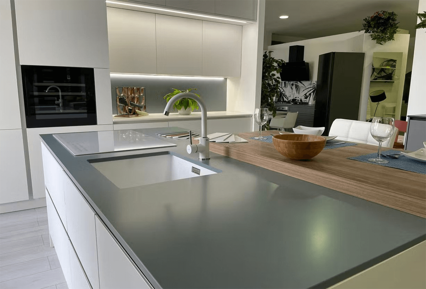 Styling Cala Silestone for Blue Homes Under One's Nose