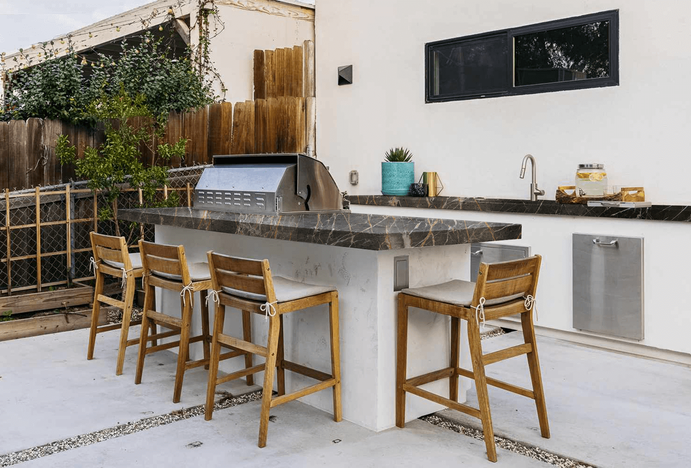Upgrade your Backyard Minimal Cooking Space with Marble Countertop
