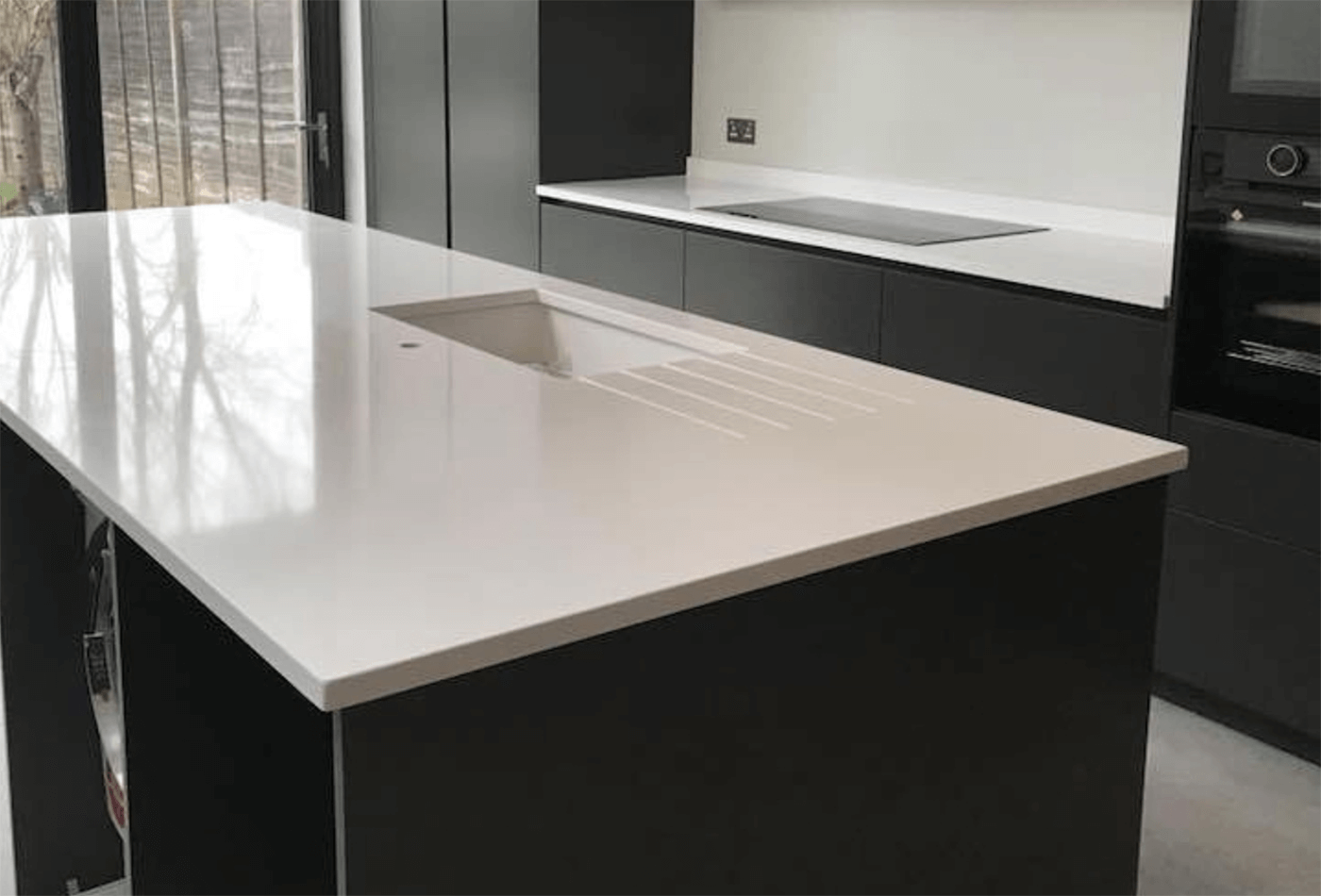 Why Do You Want Pure White Quartz Worktops in Your Kitchen