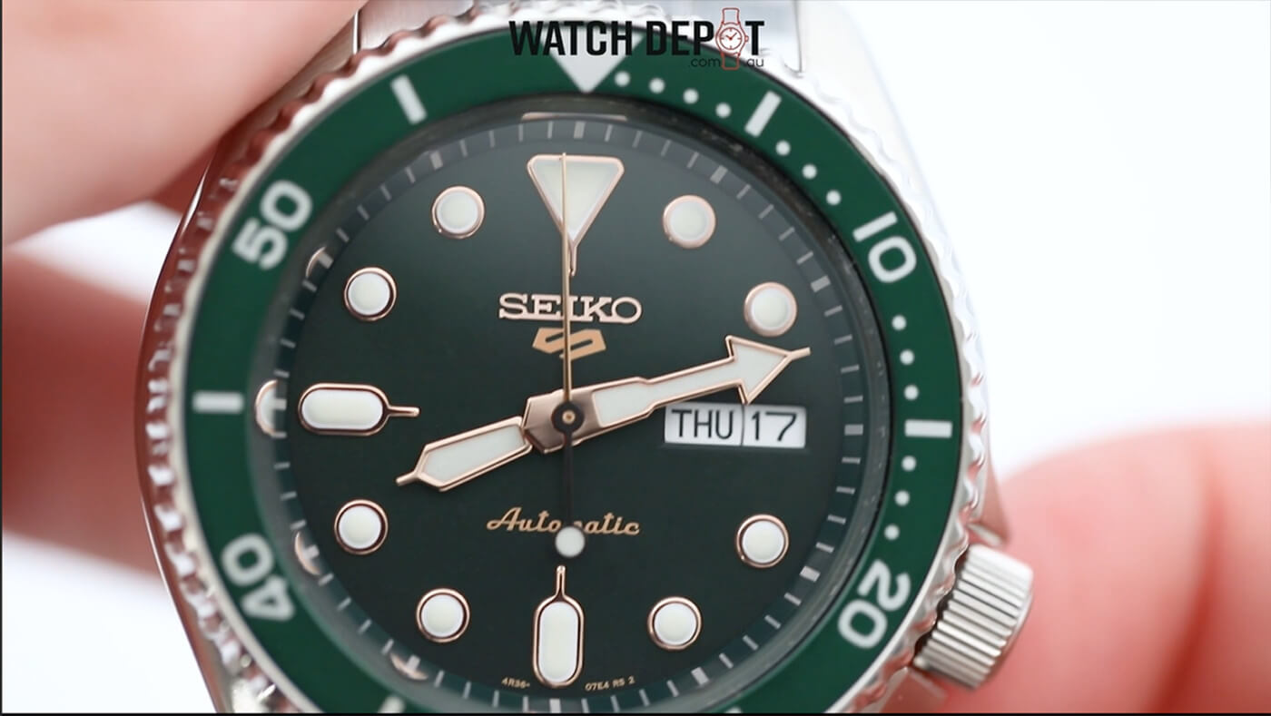 How to set the time on a Seiko 5 watch