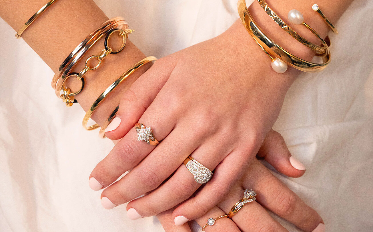 Jewellery Pros & Cons: Gold vs Silver Jewellery | Gold Prs