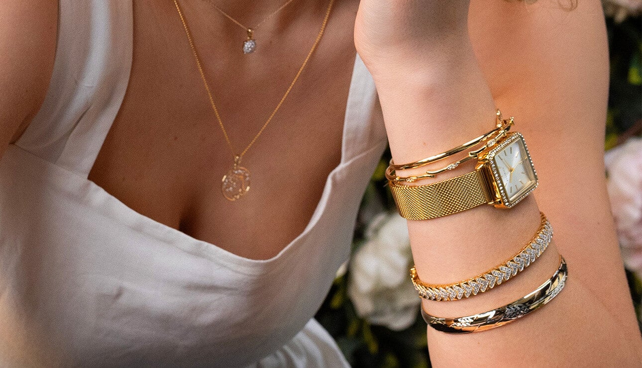 How to Style Bracelets With Watches