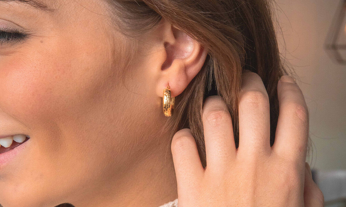 Elegant Pearl Drop Earrings: The Perfect Bridal Accessory A Guide To Our Favourite Dainty Jewellery Essential Jewellery Pieces Every Woman Should Own Our Roundup Of The Top Jewellery Trends 2023