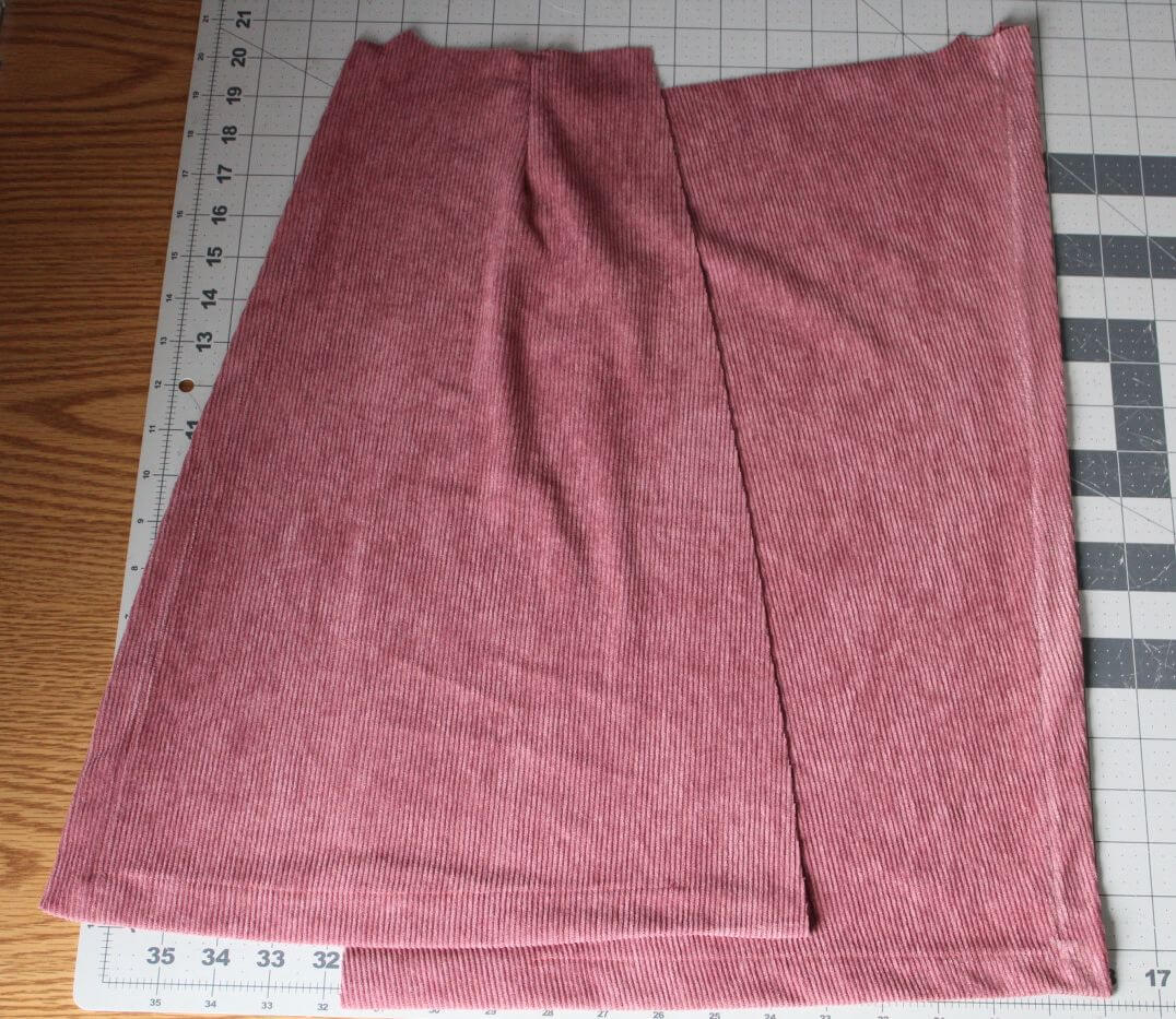 Top stitched front of pleated skirt 