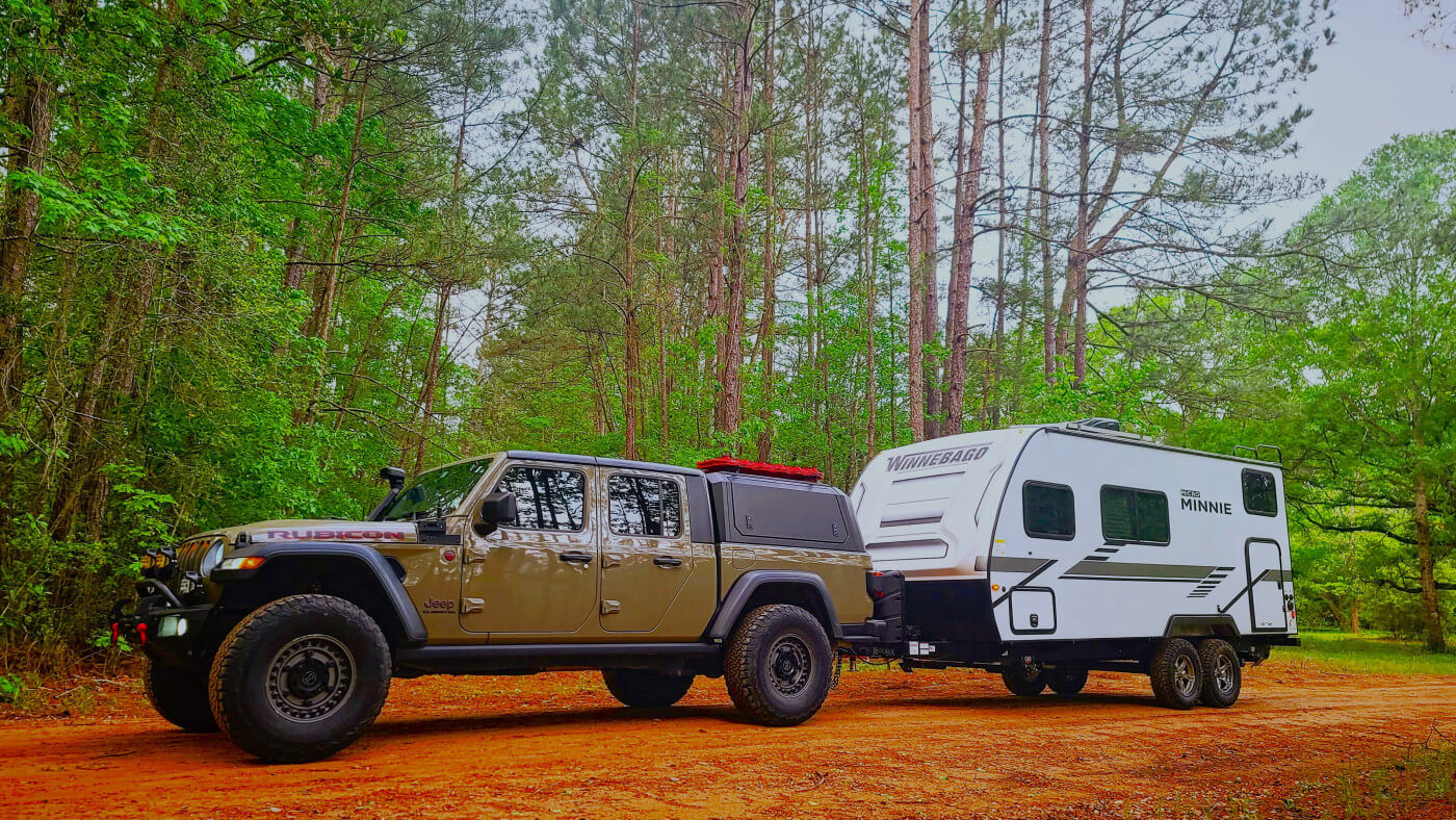 Jeep Gladiator towing a Winnebago travel trailer